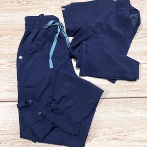 FIGS FREEx set. Navy. Shirt size small. Pant size small. Limited edition. Comfy!